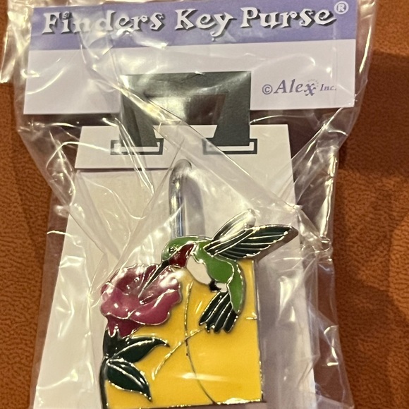 Hummingbird Key Finder - Picture 3 of 10